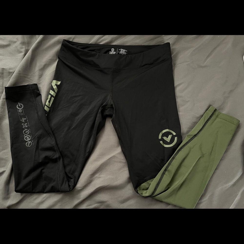 Virus Leggings